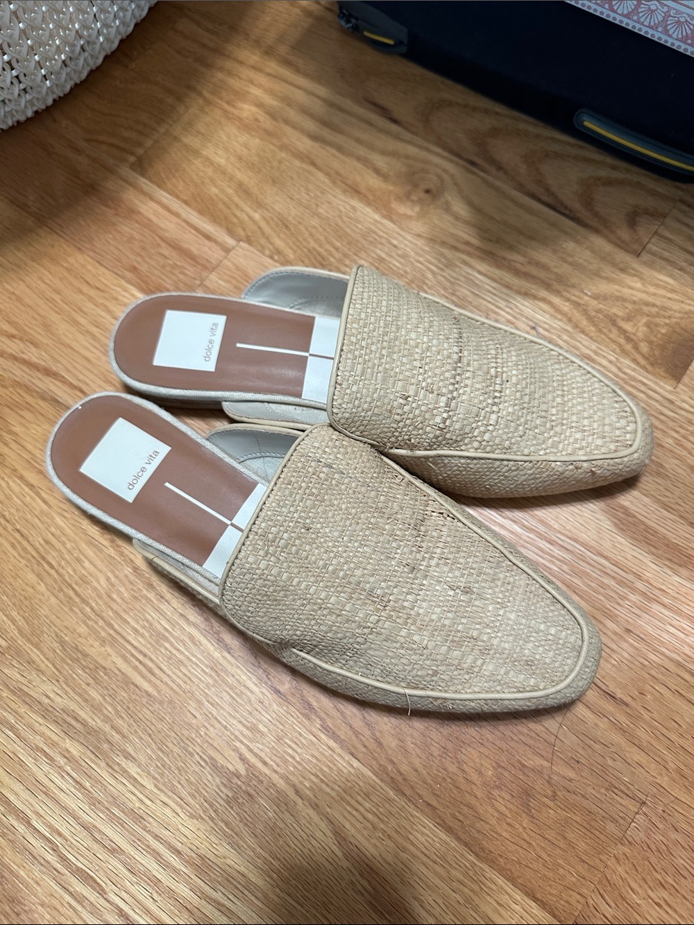 dolce vita women’s Beige Woven Slip-On Loafers